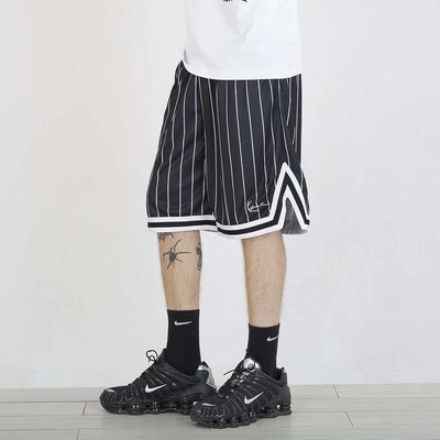 Krótkie Spodenki Karl Kani Small Signature Pinstripe Mesh 6014920 czarno białe