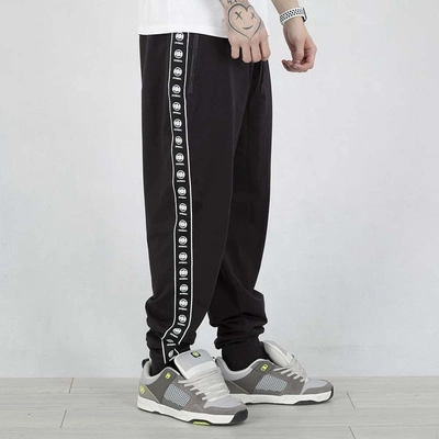 Spodnie dresowe Pit Bull Tape Nugget czarne